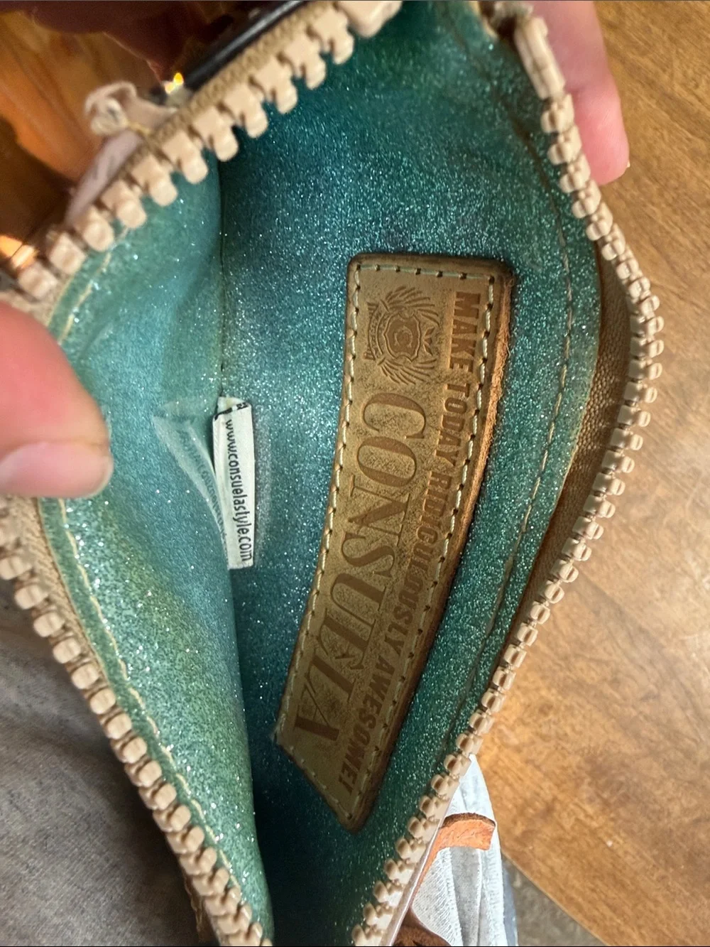 Consuela zip around